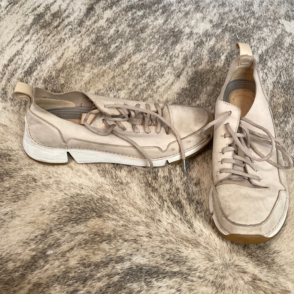 Clarks size 9 sneakers